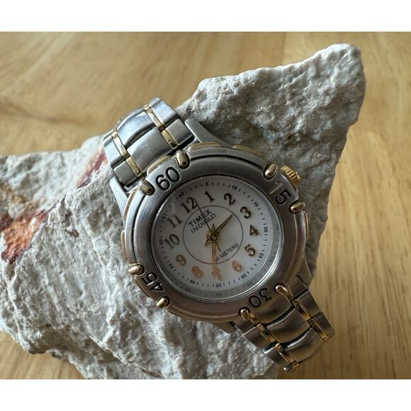 Vintage Timex Indiglo Womens Watch Gold 2 Tone Band, New Battery‎ EUC - Picture 3 of 8